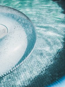Will Baking Soda Clear Up a Cloudy Pool